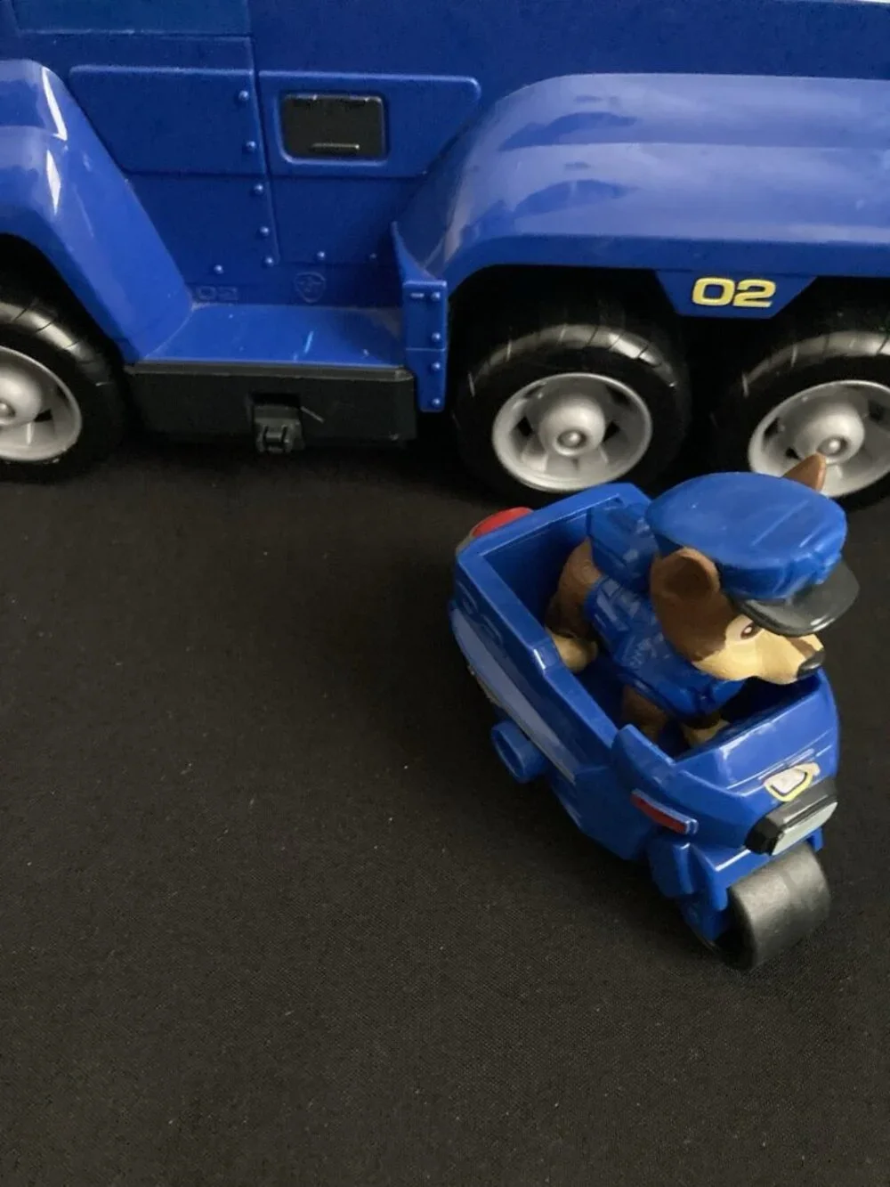 PAW Patrol Chase Ultimate Rescue Police Cruiser Vehicle Toy